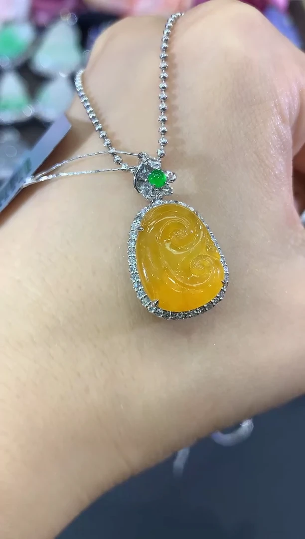 吊坠(不含链)18K金镶嵌翡翠C75