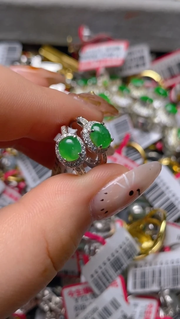 银S925镶嵌戒指翡翠百内无证书