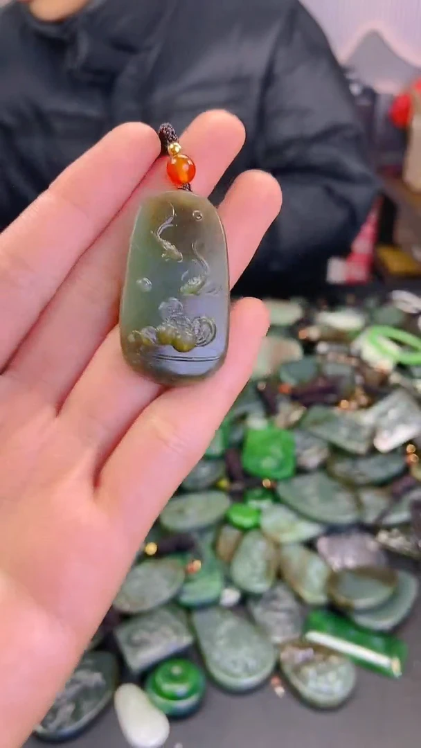 颈饰未镶嵌和田玉1