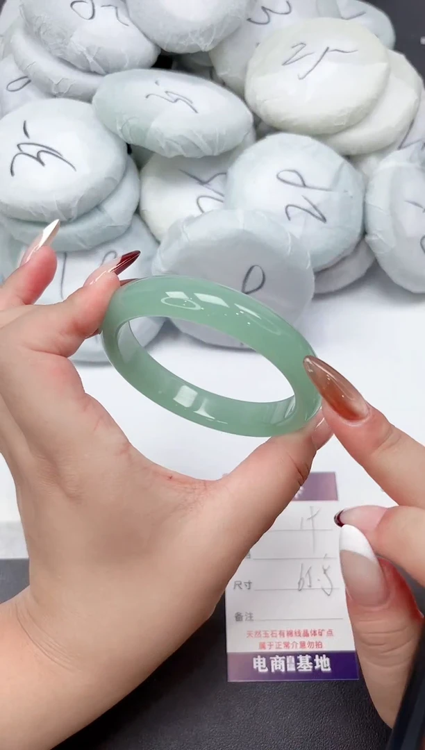 未镶嵌手镯石英质玉17-65.5