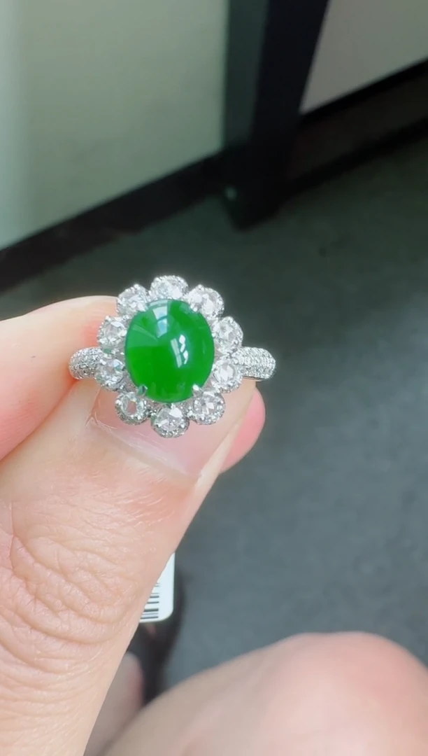 翡翠戒指18K金镶嵌泰****场寄售回流，不退不换