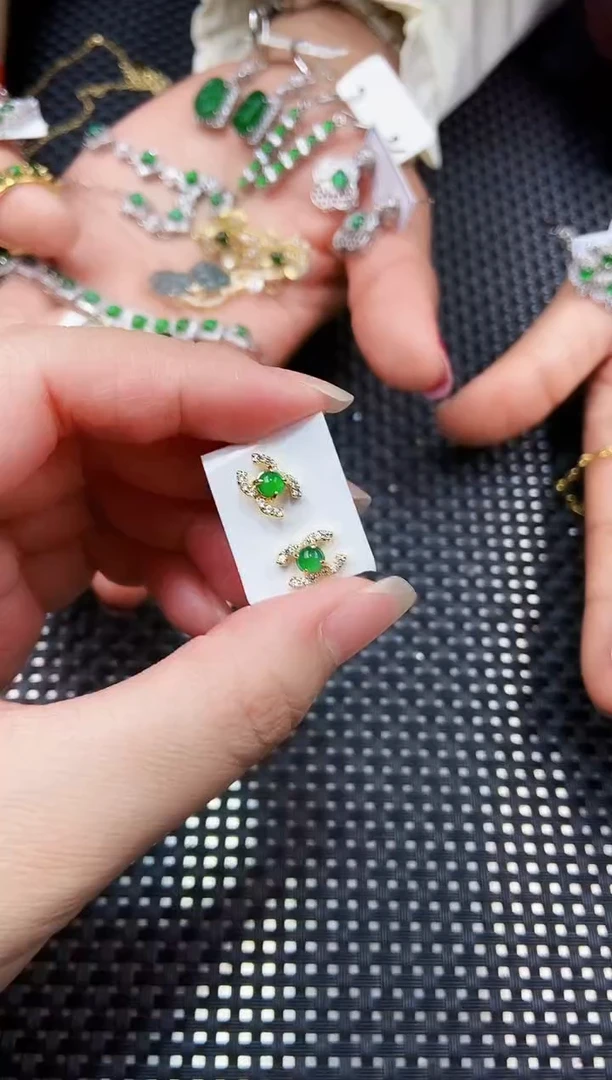 【闪购商品】翡翠耳饰未镶嵌11111111