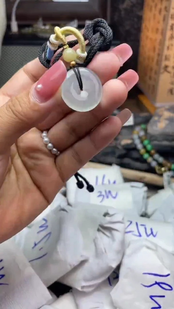 颈饰未镶嵌翡翠项链