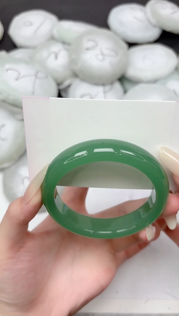 未镶嵌手镯石英质玉225-56.9