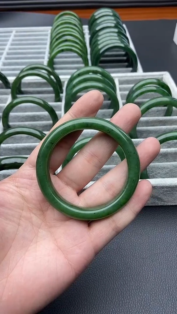 未镶嵌手镯和田玉（碧玉）41-57.4