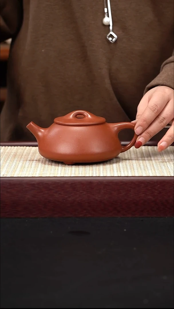 茶壶紫砂红降坡 景舟石瓢