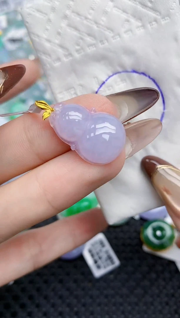 颈饰18K金镶嵌翡翠140   天然翡翠A货  百元以上9米证书费自理