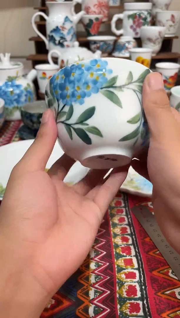 摆件景德镇高端瓷器绣球花葫芦碗