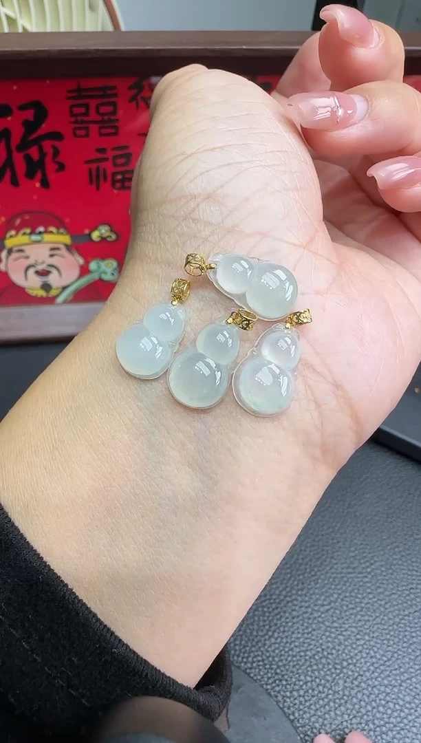 吊坠(不含链)18K金镶嵌翡翠葫芦-多样性发货其一