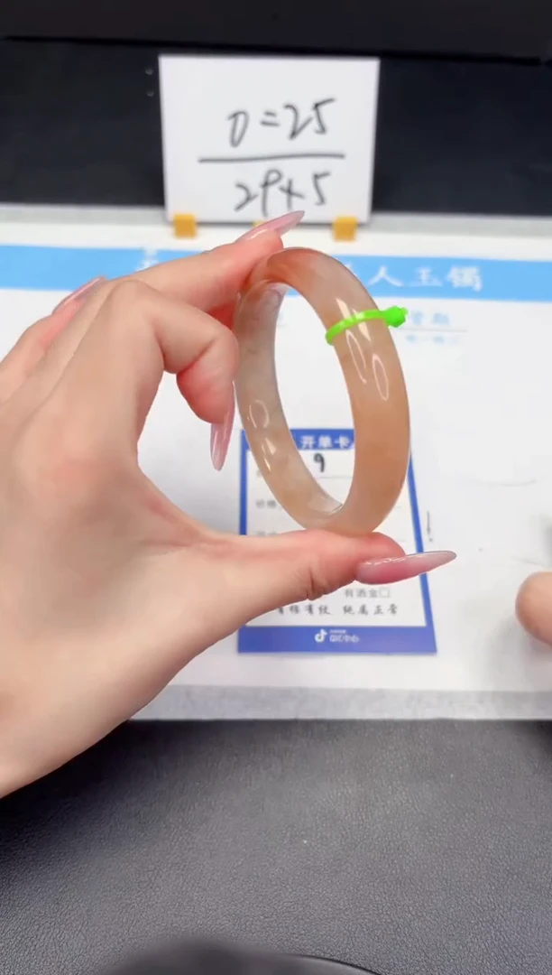 【闪购商品】石英质玉手镯未镶嵌9-58.3