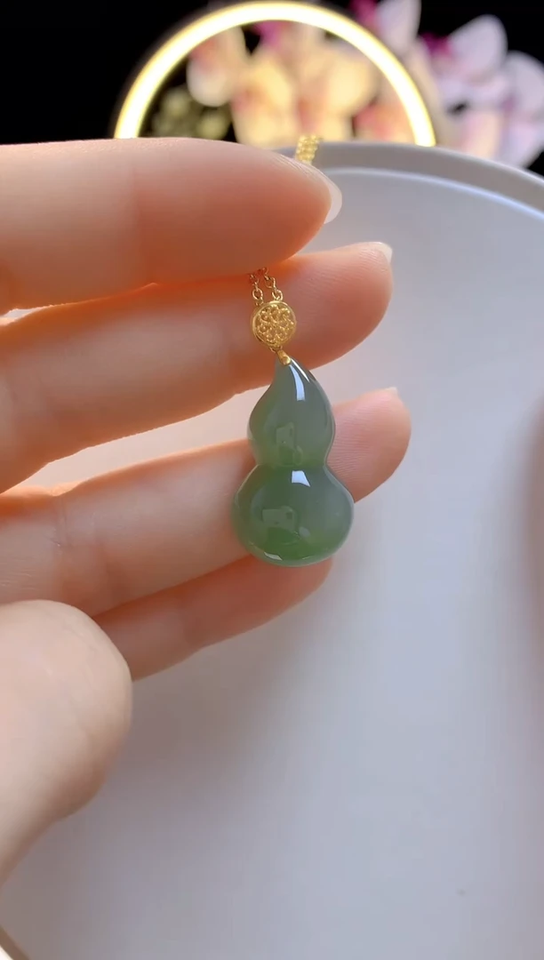 吊坠(赠链)18K金镶嵌和田玉立体葫芦