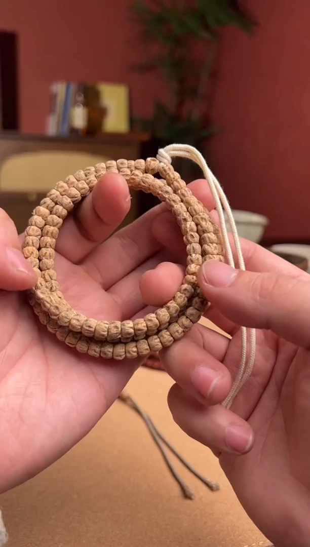 【闪购商品】柏香籽/百香籽手串021137