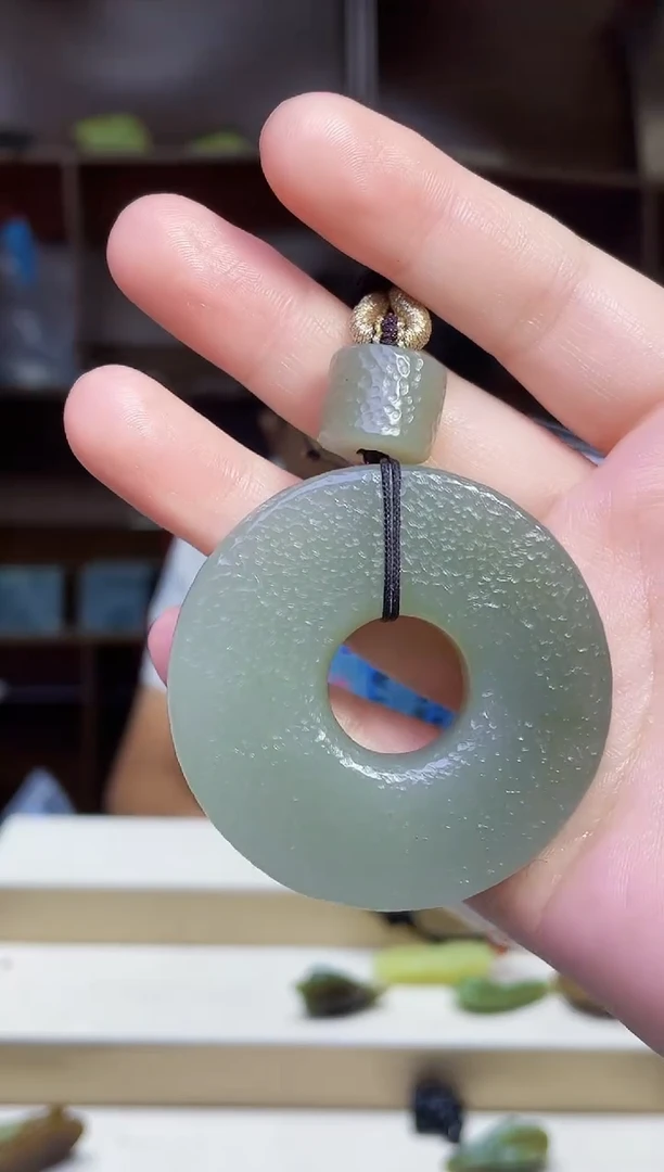 和田玉未镶嵌颈饰1