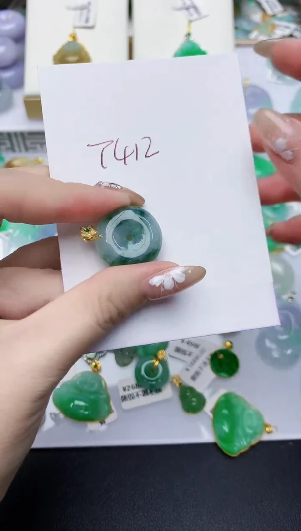 翡翠未镶嵌颈饰天然缅甸翡翠A货·