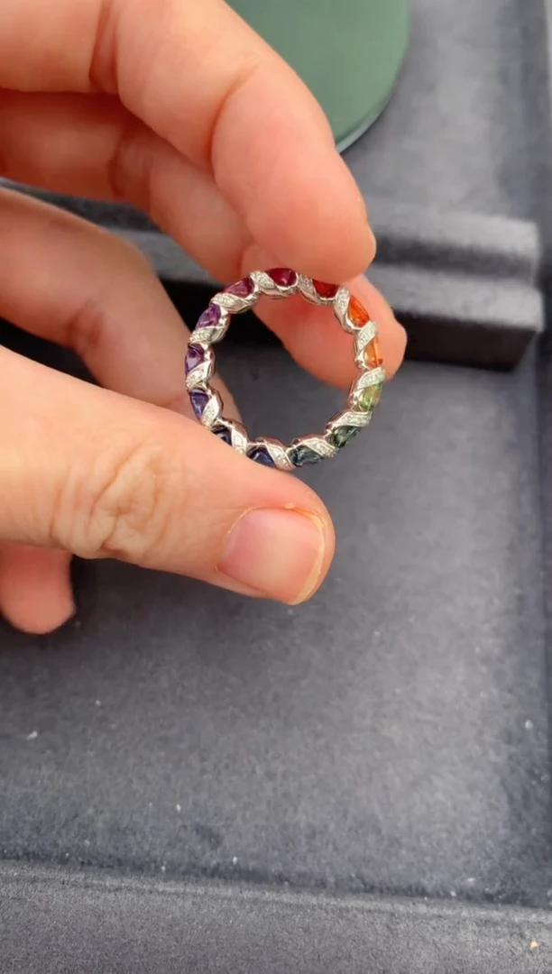 戒指彩色蓝宝石18K金镶嵌2.6ct彩蓝宝 DE 定制