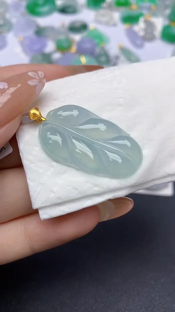 颈饰18K金镶嵌翡翠a货假一赔三支持复检百元上9元证书费自理