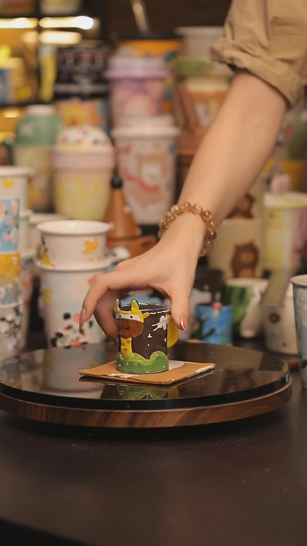 景德镇釉下彩绘设计师款式陶瓷