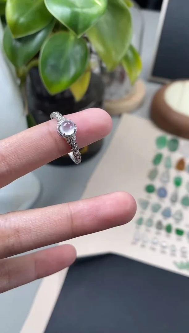 【闪购商品】翡翠颈饰银S925镶嵌翡翠冰种蛋面