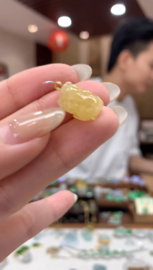 翡翠18K金镶嵌吊坠(不含链)貔貅