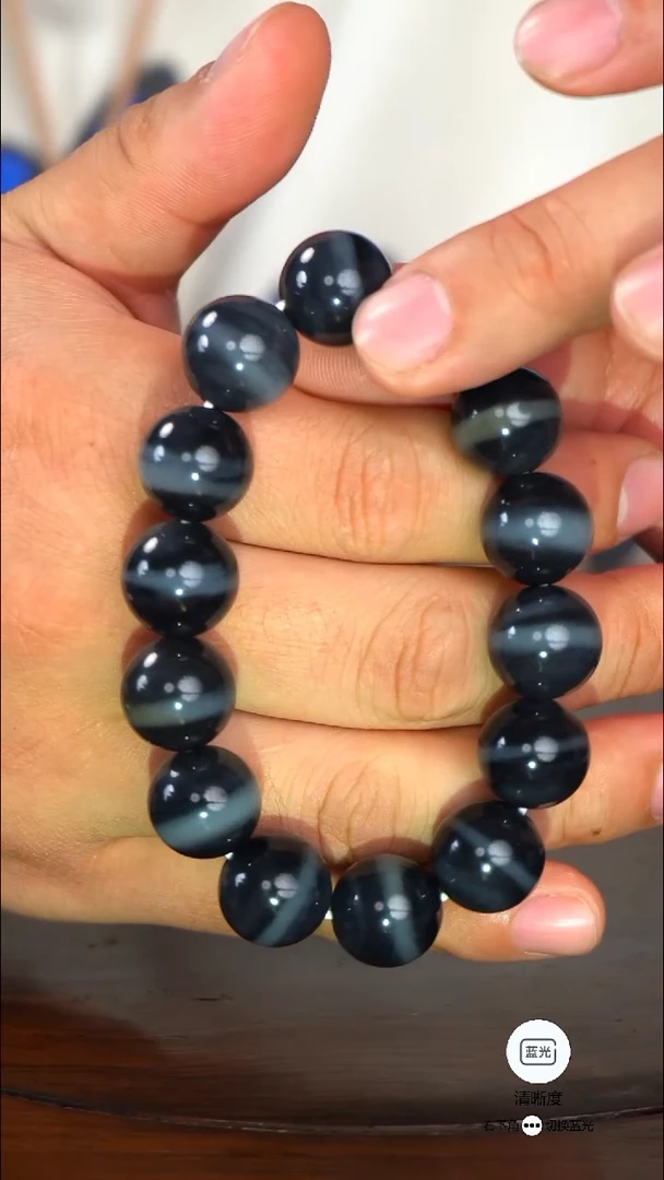 未镶嵌和田玉挂件红**生005一线天手串