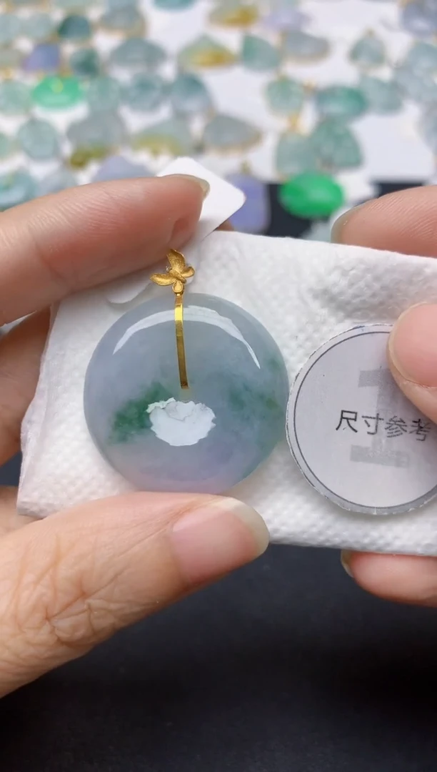 翡翠18K金镶嵌颈饰天然缅甸A货翡翠