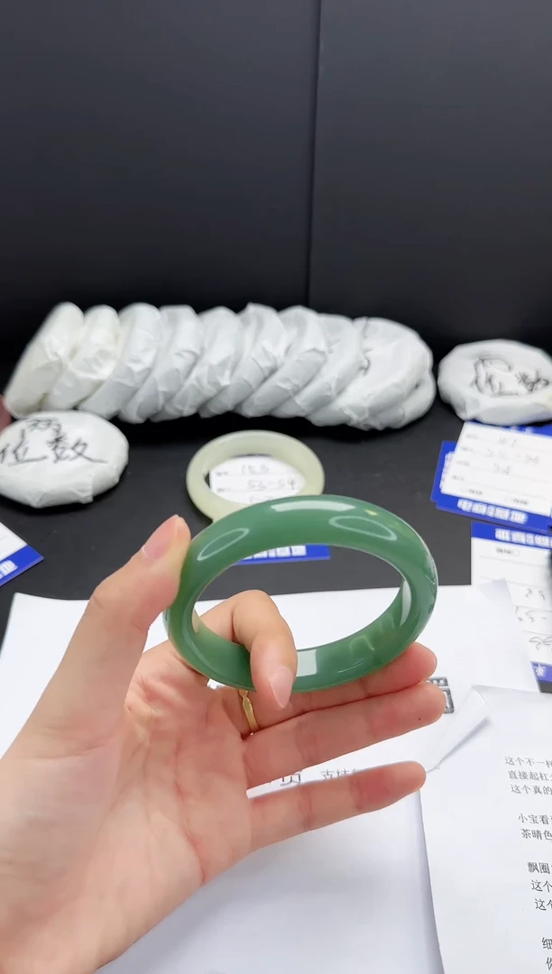 石英质玉手镯未镶嵌59-60