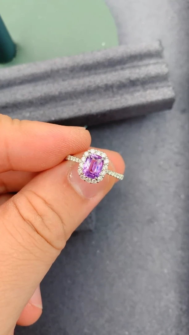 戒指彩色蓝宝石18K金镶嵌1.1ct 紫蓝宝戒指