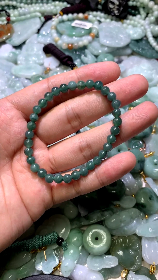 颈饰未镶嵌翡翠1