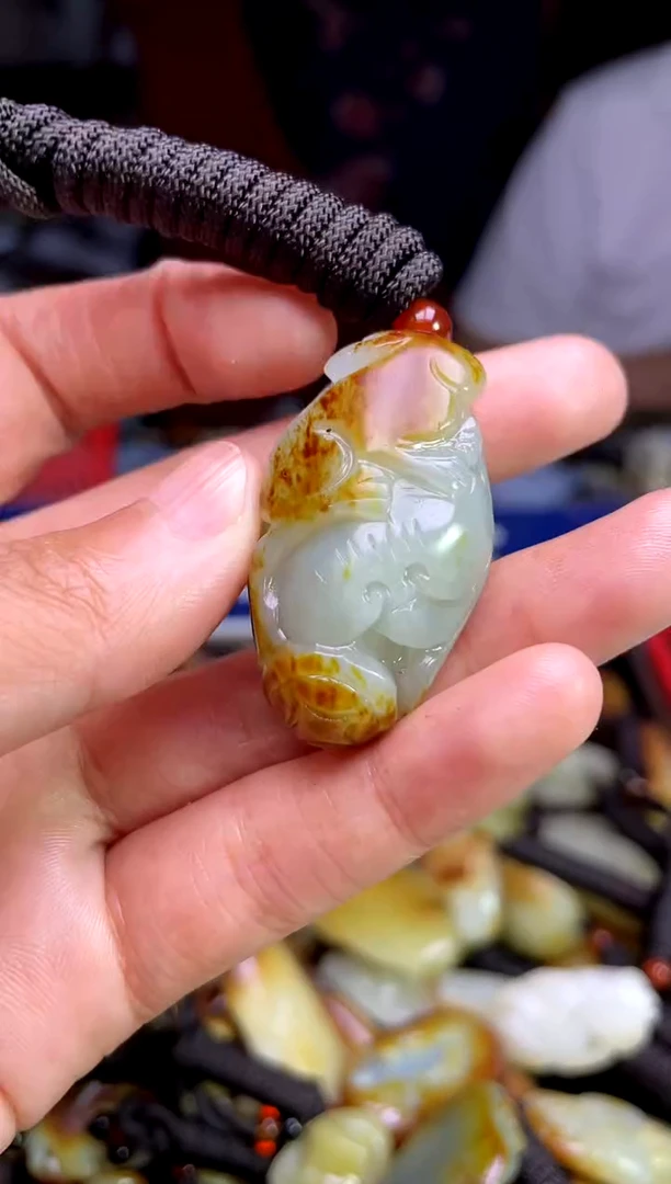 和田玉未镶嵌颈饰1