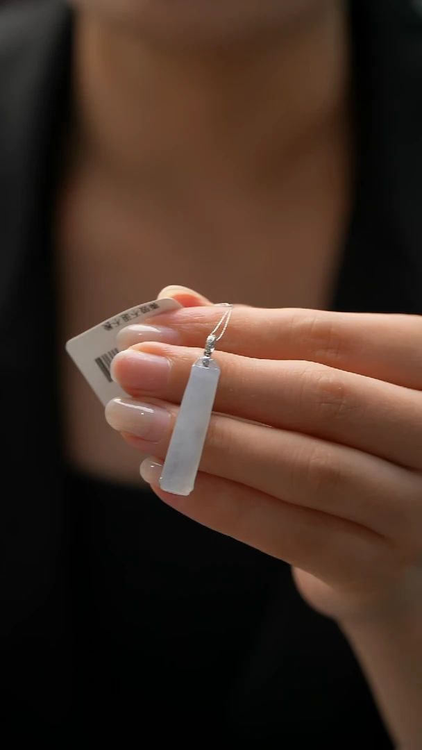 颈饰18K金镶嵌翡翠竹节