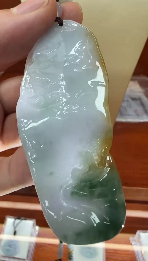 未镶嵌挂件翡翠孽**雄A货翡翠孤品国雕谢林工