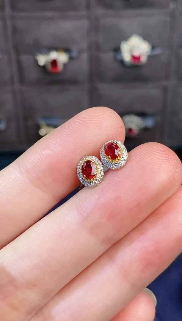 18K金镶嵌耳饰红宝石00