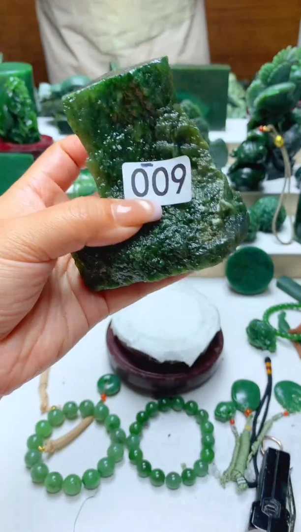 未镶嵌和田玉摆件1