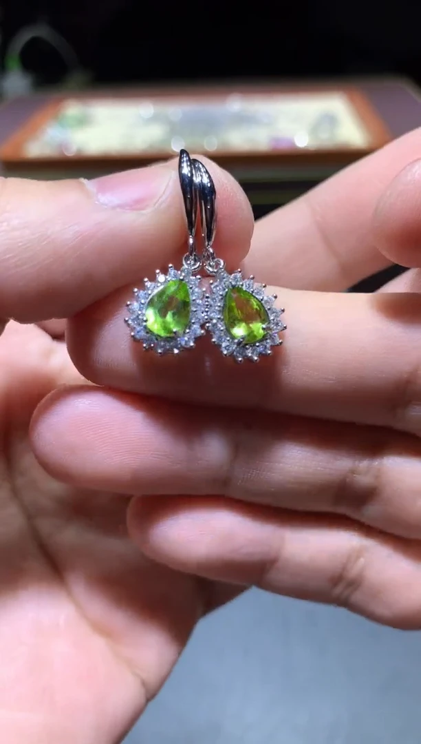 【闪购商品】橄榄石耳饰未镶嵌T71