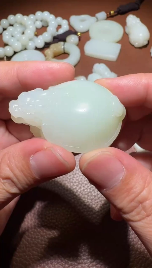 未镶嵌和田玉挂件和田玉