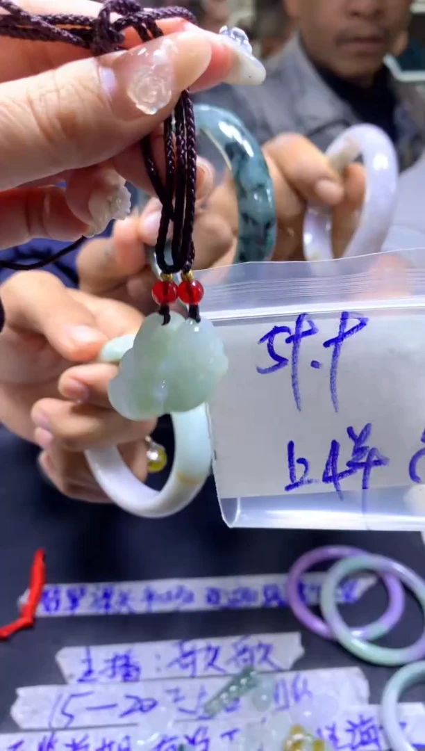 【闪购商品】定制翡翠未镶嵌佛公毛货需精细抛光多样性发货拍一发一