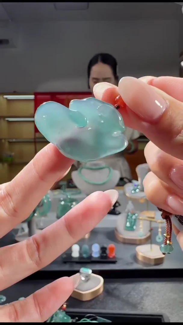 吊坠(不含链)未镶嵌翡翠形意