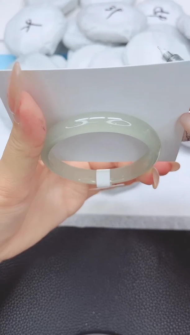 未镶嵌手镯石英质玉81-54.5