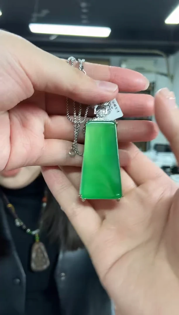 【闪购商品】玛瑙/玉髓吊坠未镶嵌多样性发其一颜色微差