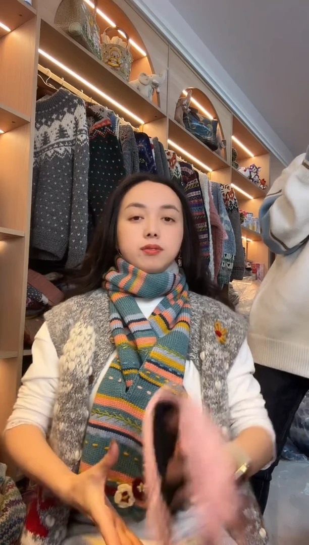 纯棉美利奴刺绣提花蓝色围巾
