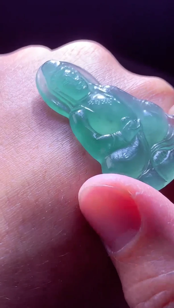 未镶嵌定制翡翠摆***?翡翠毛货定制