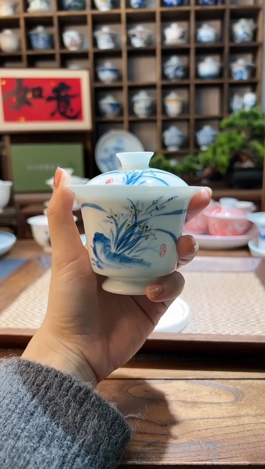 【闪购商品】手绘兰花高足盖碗