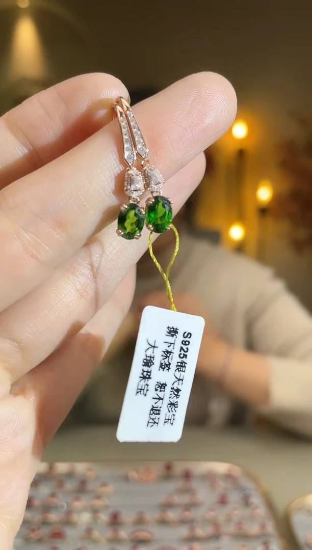 银S925镶嵌透辉石耳饰耳饰