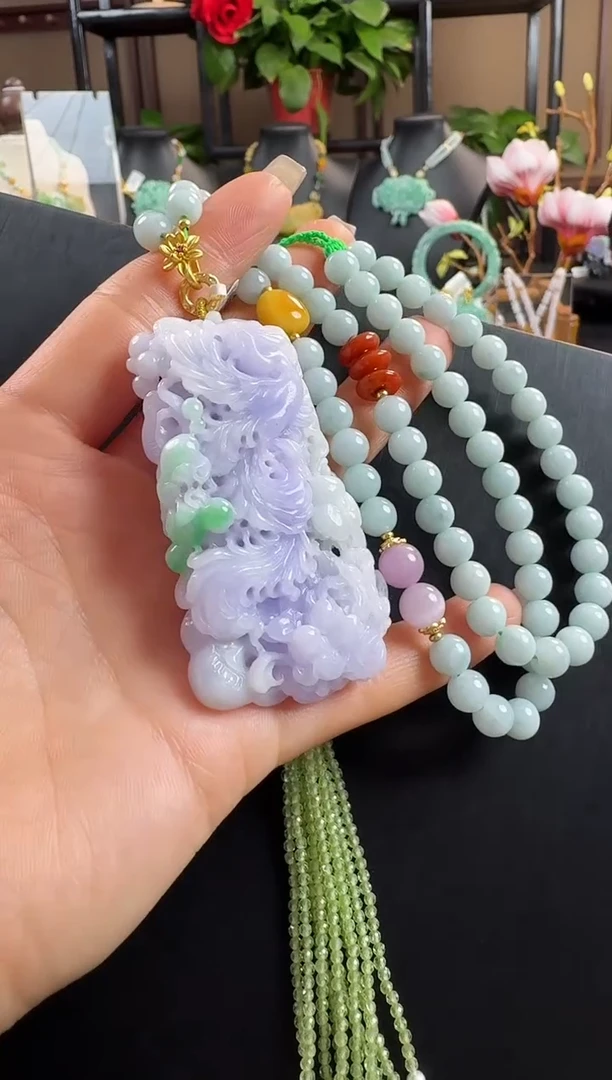 颈饰未镶嵌翡翠凤牌·