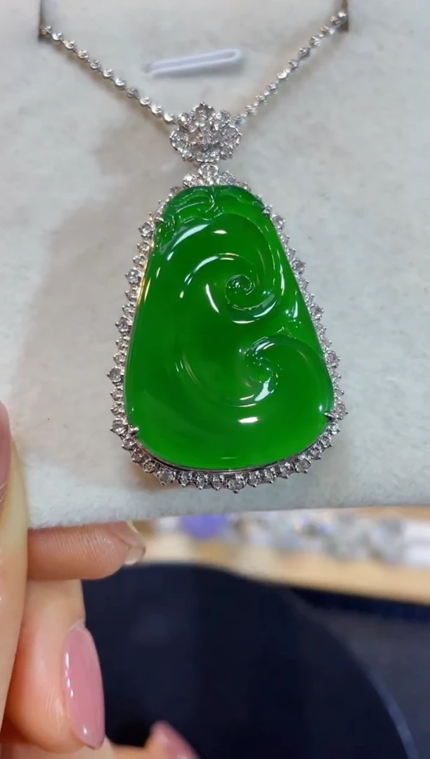 吊坠(不含链)18K金镶嵌翡翠团购25