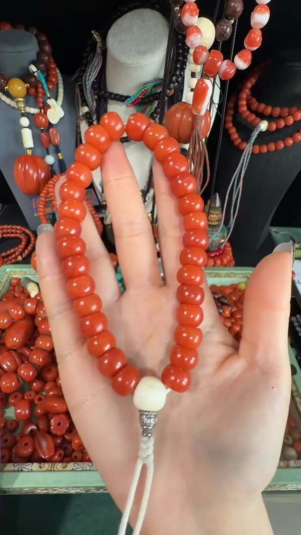 颈饰琉璃木*玲禅藏好珠子