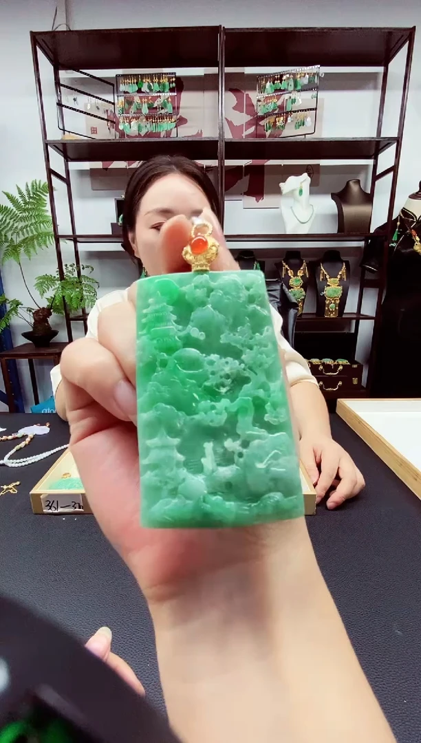 翡翠未镶嵌颈饰翡翠吊坠