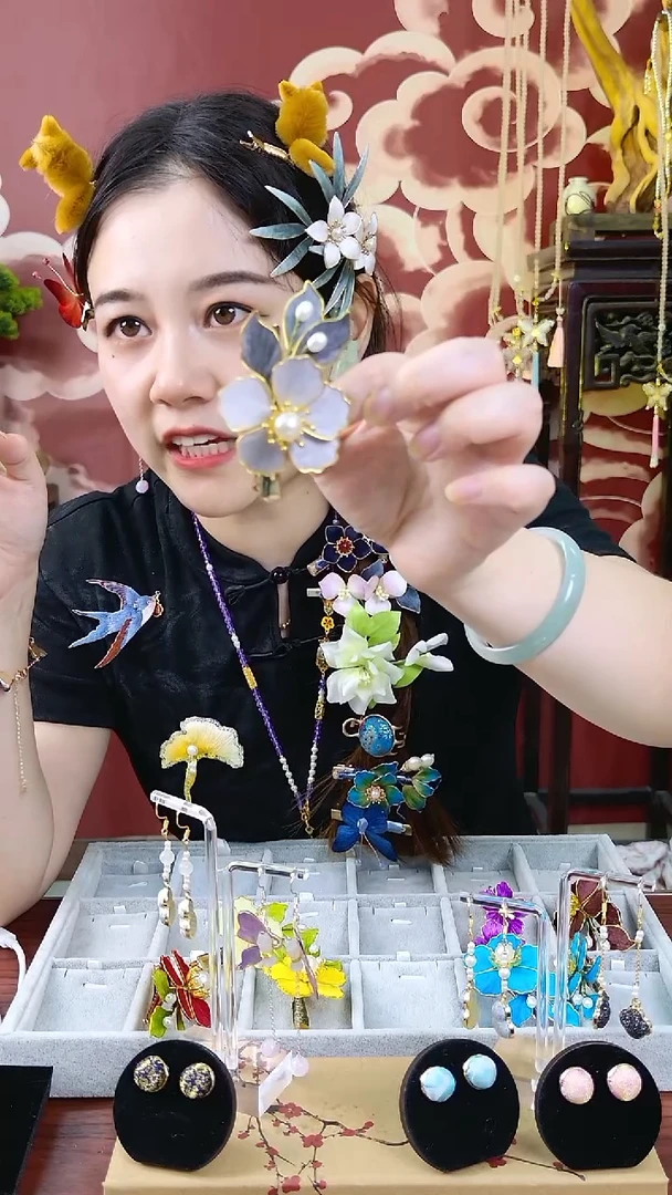 刺绣非遗绒花耳钩