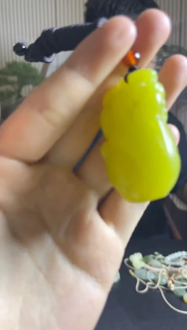 颈饰未镶嵌和田玉挂件