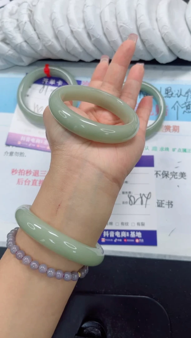 未镶嵌手镯石英质玉82-53.2
